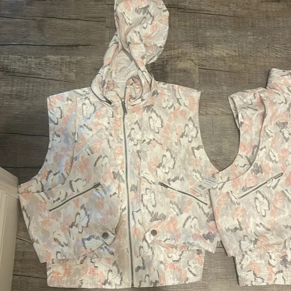 NWT!! Free People - Off The Grid Printed Vest - Pink/Grey - Small & XSmall - Picture 5 of 8